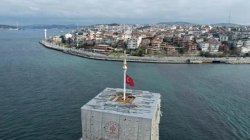 Kız Kulesi&rsquo;nde Türk Bayrağı ve alem ortaya çıktı