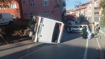 Kocaeli'de işçi servisi yoldan çıkıp yayalara çarptı: Ölü ve yaralılar var