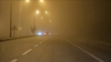 Konya-Ankara kara yolunda yoğun sis etkili oldu