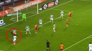 Konya-Galatasaray maçında ilginç anlar! Gaipten sesler duyan Gomis bir anda topu eline aldı