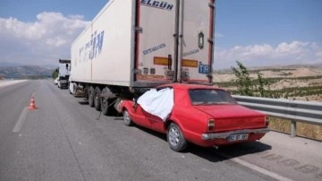 Konya'da feci kaza: Sürücü öldü eşi ağır yaralandı!