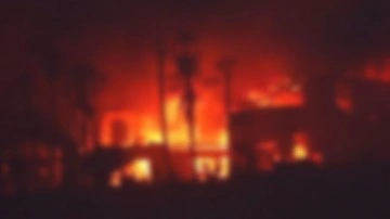 Korkunç! Bitişik iki evde çıkan yangında 8 kişi yanarak öldü