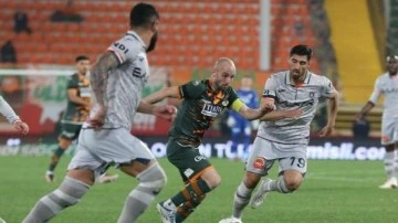 Kötü gidişatı Ersun Yanal bitirdi! Alanyaspor 4 hafta sonra 10 kişiyle kazandı