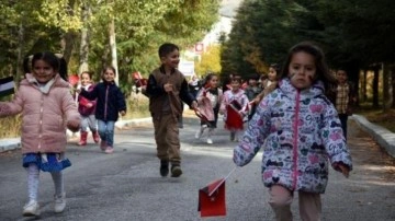 Kuran kursu öğrencileri, harçlıklarını Filistinli çocuklara bağışladı