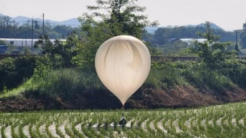 Kuzey Kore, Güney Kore'ye çöp dolu 350 balon daha gönderdi