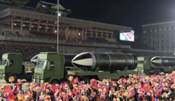 Kuzey Kore'nin askeri geçit töreni hazırlığında olduğu iddia edildi