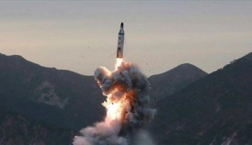 Kuzey Kore'nin balistik füze denemesi ABD dahil 10 ülkeyi rahatsız etti