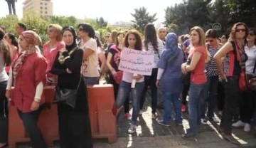 Lübnan'da sözleşmeli öğretmenlerden "maaşlara zam" protestosu