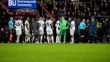 Maç sırasında fenalaşarak yere yığıldı. Luton Town'ın kaptanı Tom Lockyer kalp krizi geçirdi