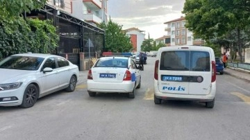 Malatya'da komşuların bıçaklı kavgası: Oğlu öldü, baba yaralı