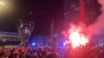 Manchester City'nin şampiyonluğu Taksim'de kutlandı
