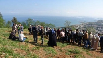 Manzaralı mezar yeri için tartıştılar: Bir kişi hastaneye kaldırıldı!