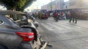 Meksika&rsquo;daki zincirleme trafik kazasında 50 kişi yaralandı