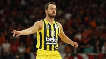 Melih Mahmutoğlu 2 yıl daha Fenerbahçe Beko&rsquo;da