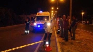 Mersin&rsquo;de motosiklet kamyonun altında kaldı: 2 ölü, 1 ağır yaralı