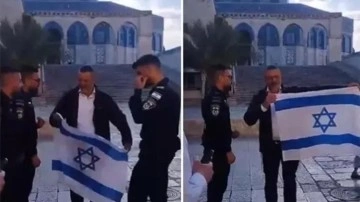 Mescid-i Aksa'da İsrail bayrağı ile provokasyon