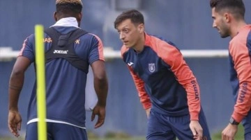 Mesut Özil ve Chadli görev bekliyor