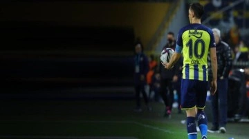 Mesut Özil'den ayrılık iddialarına yanıt! "Kararım çok net ve kesin"