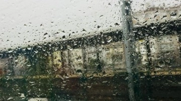 Meteoroloji İstanbul için saat verdi! Çok fena geliyor hazırlıklı olun!