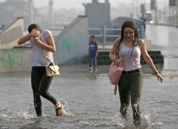 Meteoroloji'den Türkiye geneli için yağış uyarısı! Perşembe gününe kadar sürecek