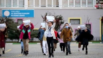 Milyonlarca öğrenci için karne günü! Yarıyıl tatili başlıyor