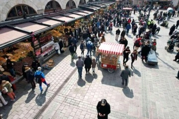 Mısır Çarşısı'nda Ramazan yoğunluğu! Alışverişe çıkanlar aynı dertten muzdarip