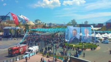 Miting alanı boş kalınca Akşener çıldırdı: Vatandaşı azarladı