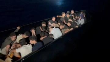 Muğla açıklarında 13'ü çocuk 61 düzensiz göçmen kurtarıldı