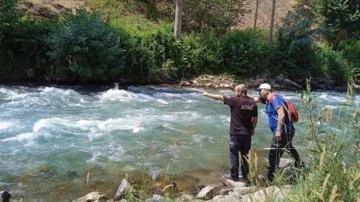 Müküs Çayı'na düşen hemşireyi arama çalışmaları bayramda da sürüyor