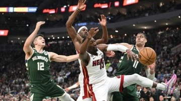 NBA'de Heat ve Knicks konferans yarı finaline kaldı