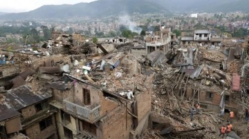 Nepal'deki depremde 128 kişi öldü