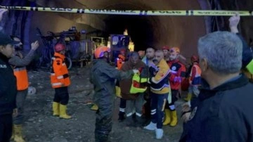 Niğde'de tünel inşaatında mahsur kalan 3 işçiden sevindiren haber