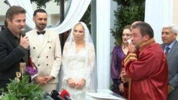 Nikah memuru karşısındaki gelini görünce gözyaşlarına boğuldu