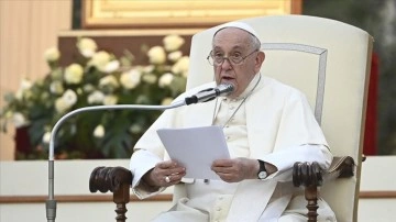 Papa Francis, Macron'un Notre Dame açılışı için yaptığı daveti reddedip Korsika'yı ziyaret