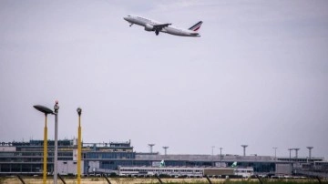 Paris’e iniş yapan yolcu uçağının iniş takımında kaçak yolcu bulundu