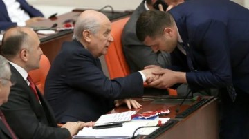 Partiden istifa eden Baki Ersoy, Bahçeli'nin daveti üzerine yeniden MHP çatısı altında