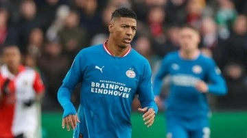 Patrick Van Aanholt ülkesi Hollanda'da kendini buldu