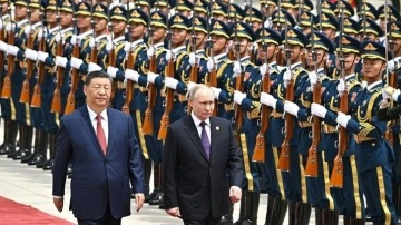 Putin ve Xi Pekin’de bir araya geldi: Görüşmede dikkat çeken detay!