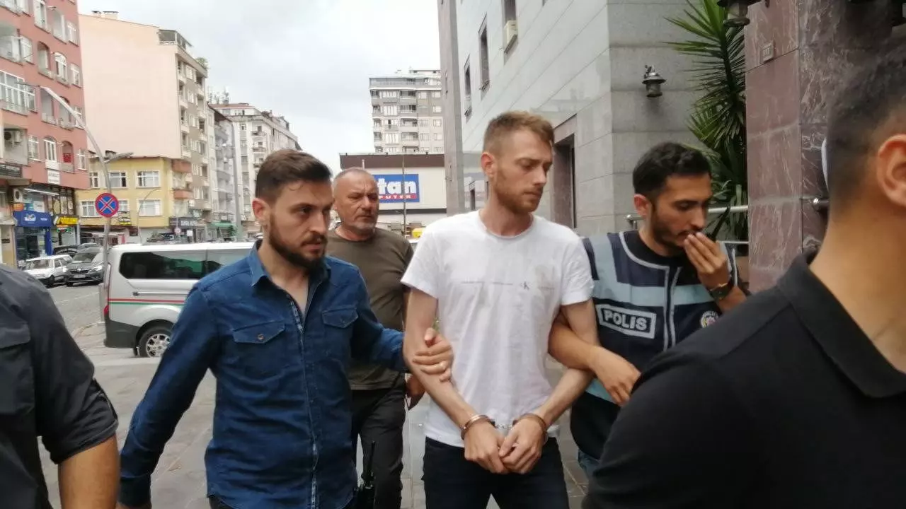 Rize'de korkunç cinayet: Ev sahibi, kiracıyı defalarca bıçaklayarak öldürdü