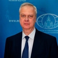 Rus diplomat otelde ölü bulundu