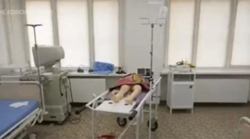 Rus ordusu tarafından vurulan küçük kızı hayatta tutma çabası saniye saniye kameralara yansıdı