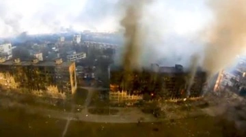 Rus ordusunun yoğun saldırıları altında kalan Mariupol kentindeki yıkım havadan görüntülendi