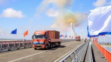 Rusya ile Çin'i birleştiren ilk otoyol köprüsü açıldı
