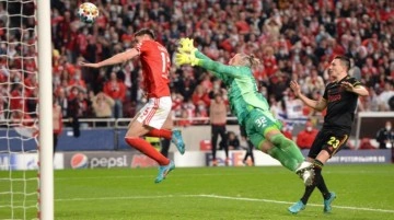 Şampiyonlar Ligi'nde gol düellosu! Benfica-Ajax maçı nefes kesti
