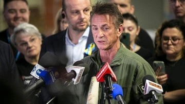 Sean Penn, Zelensky'e Oscar töreninde konuşması için imkan sunulmazsa ödüllerini eritecek