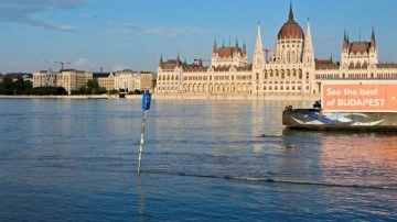 Sel suları parlamento binasına ulaştı