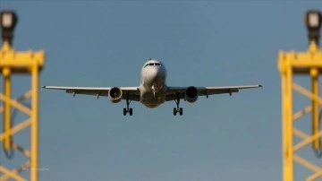 Şiddetli türbülans nedeniyle bir uçak acil iniş yaptı