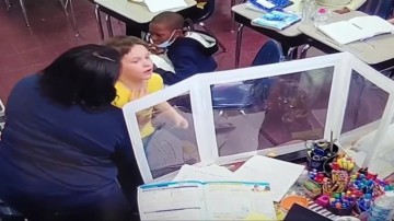 Sınıfta öğrencisini ölümden kurtaran öğretmen, izleyenlerin göğsünü kabarttı