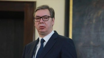 Sırp lider Vucic: "Orduya 5 bin kişi alınacak"