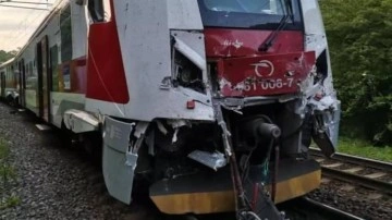 Slovakya&rsquo;da tren kazasında 4&rsquo;ü ağır 70 kişi yaralandı